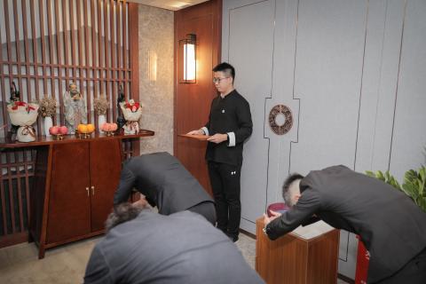 罗湖区委统战部副部长、工商联党组书记叶志伟一行到NG28调研