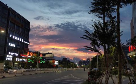 NG28：小米靠什么跻身国产手机品牌？战略定位很重要！（一）